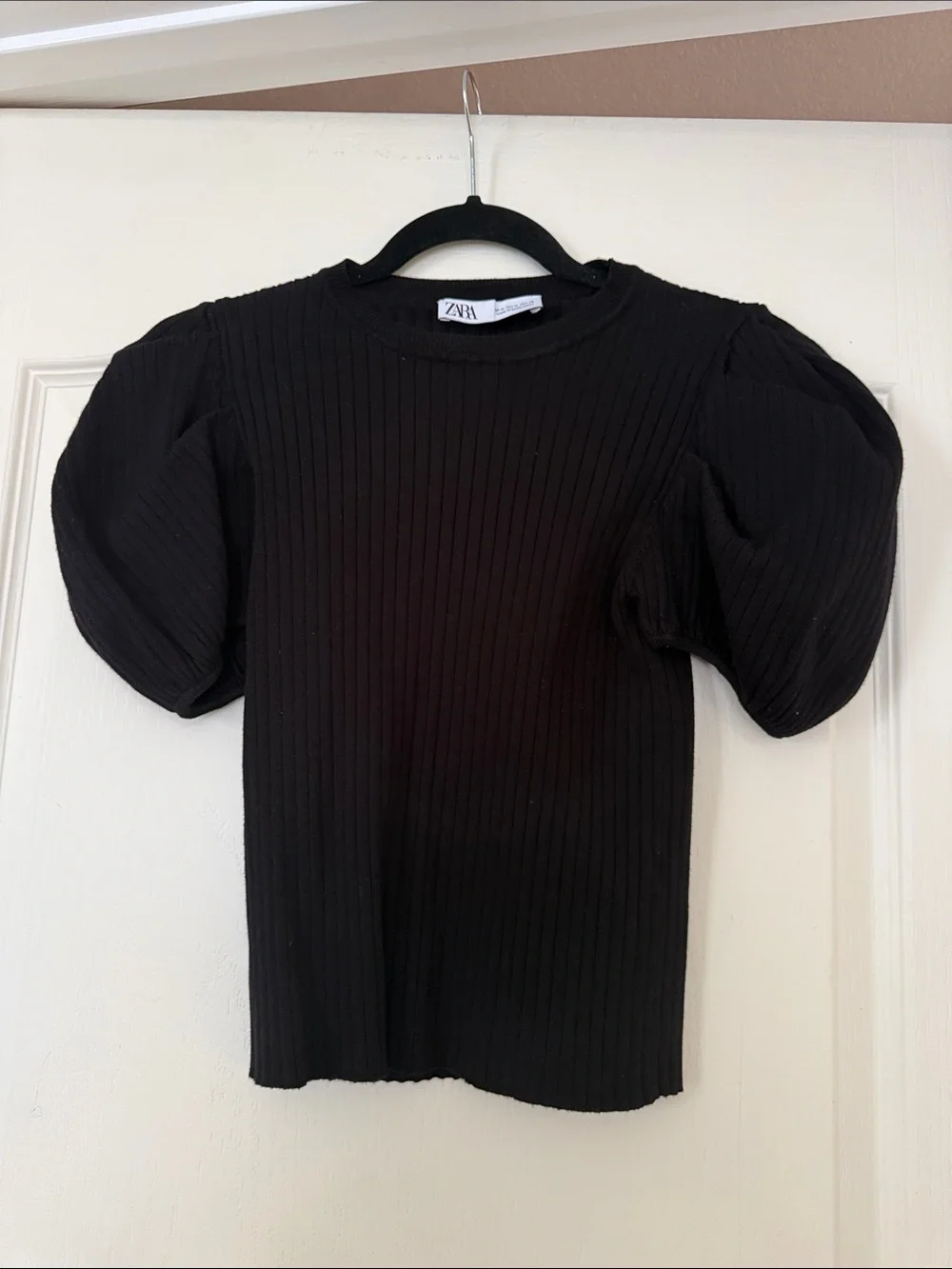 ZARA Black Ribbed Puff Sleeve Tee Top